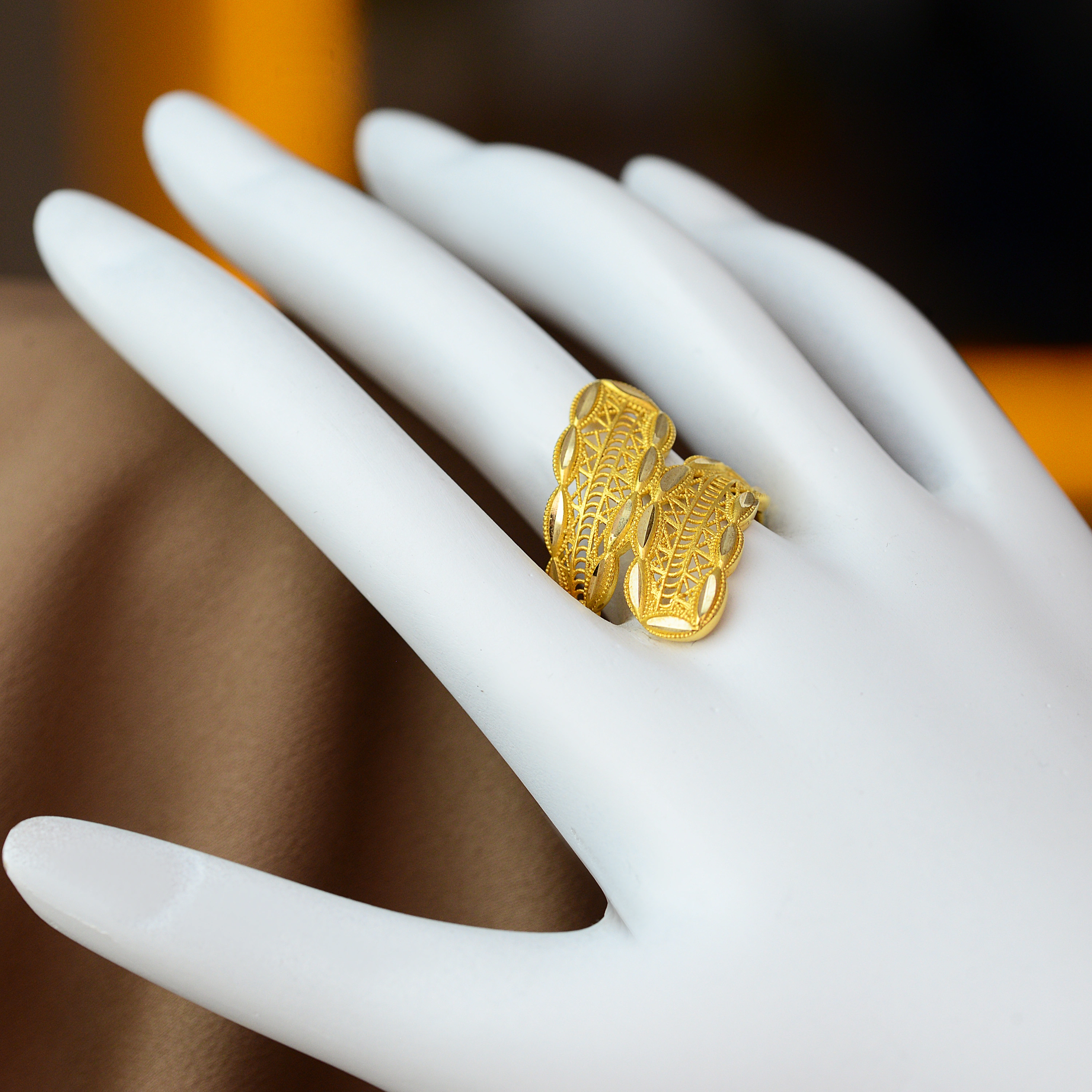 Astar Desenli 8 Ayar Altın Yüzük