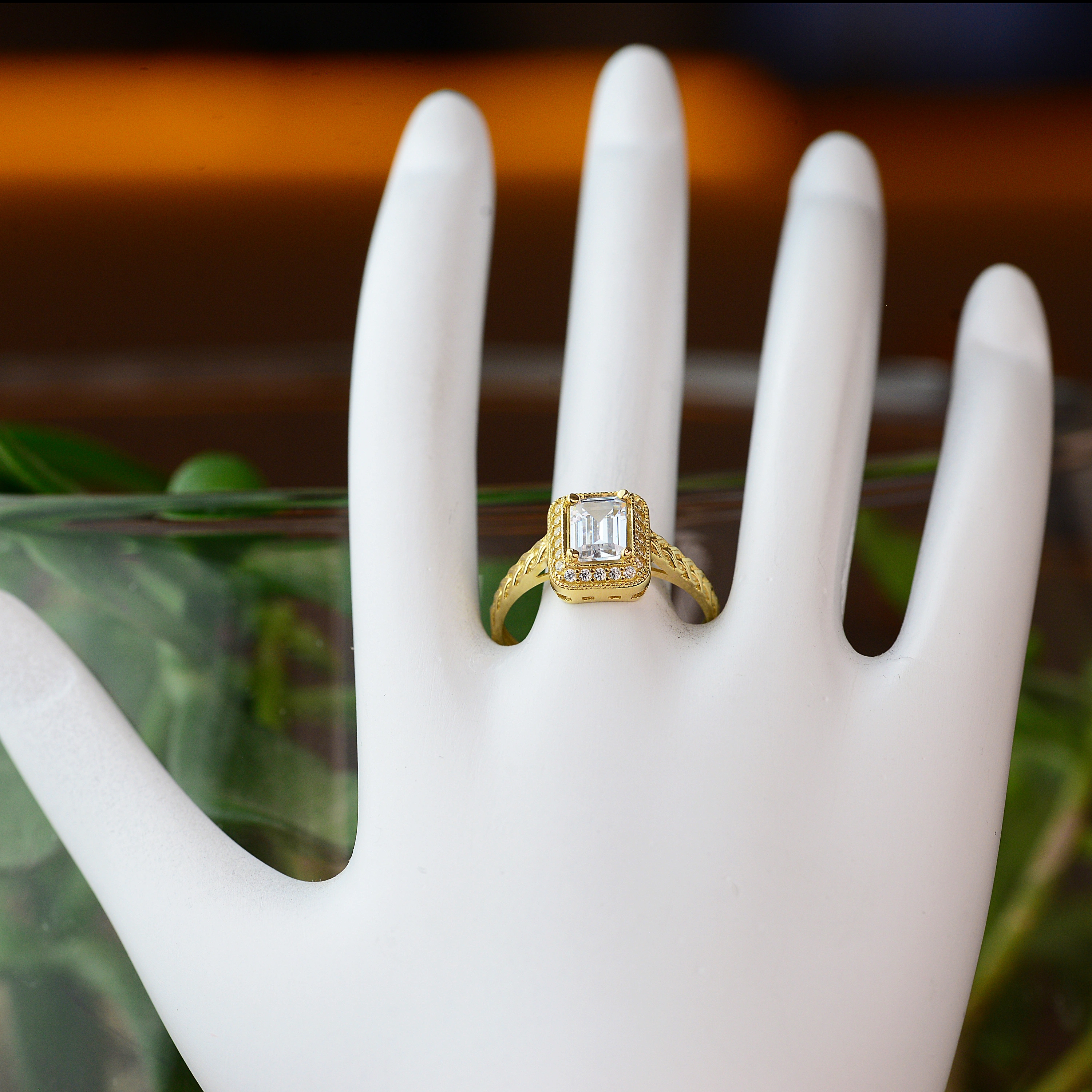 Baget Taşlı Sarmal 14 Ayar Altın Yüzük