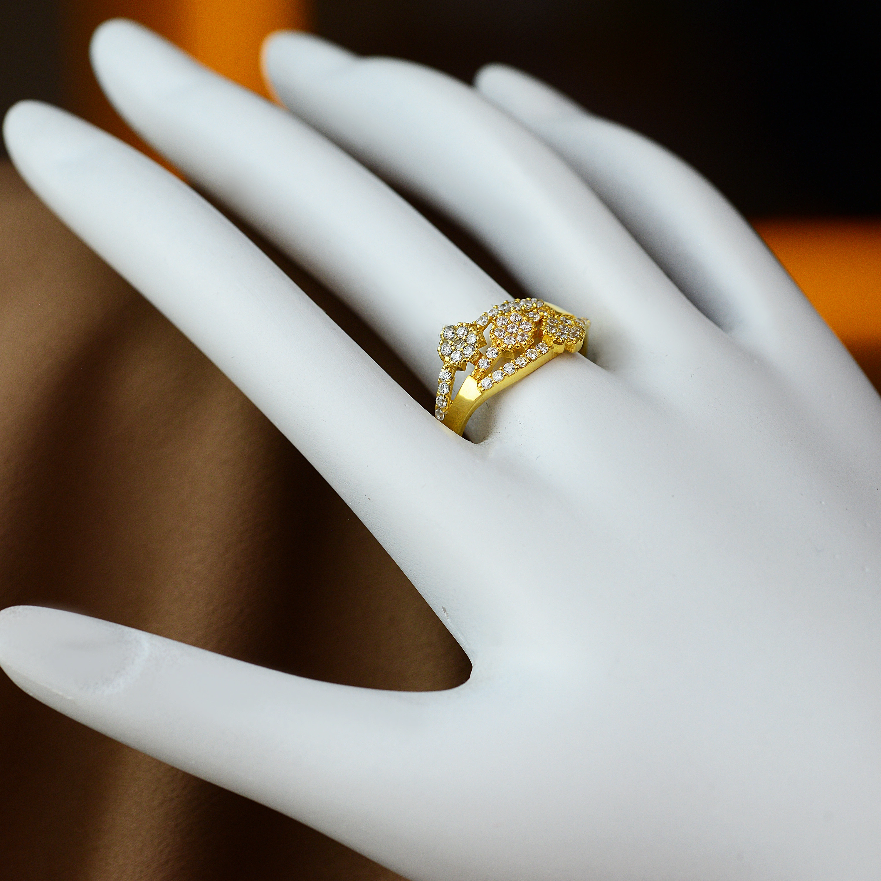 Çiçek TekTaşlı 14 Ayar Altın Yüzük