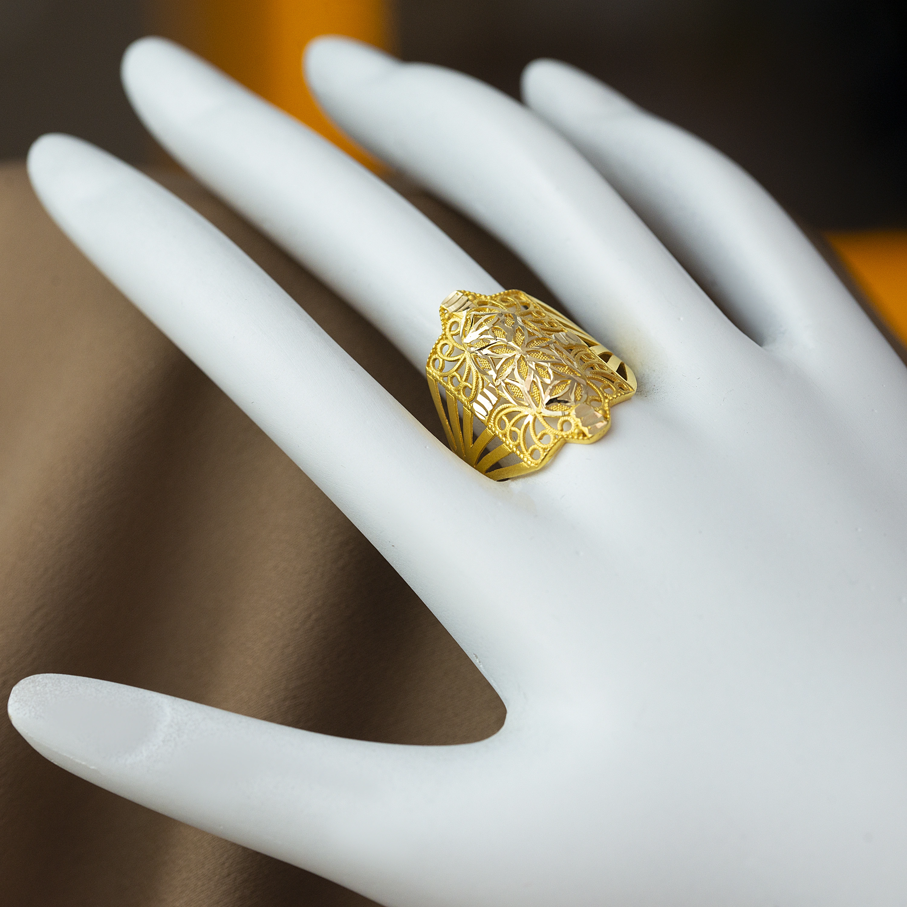 Desenli Model 14 Ayar Altın Yüzük