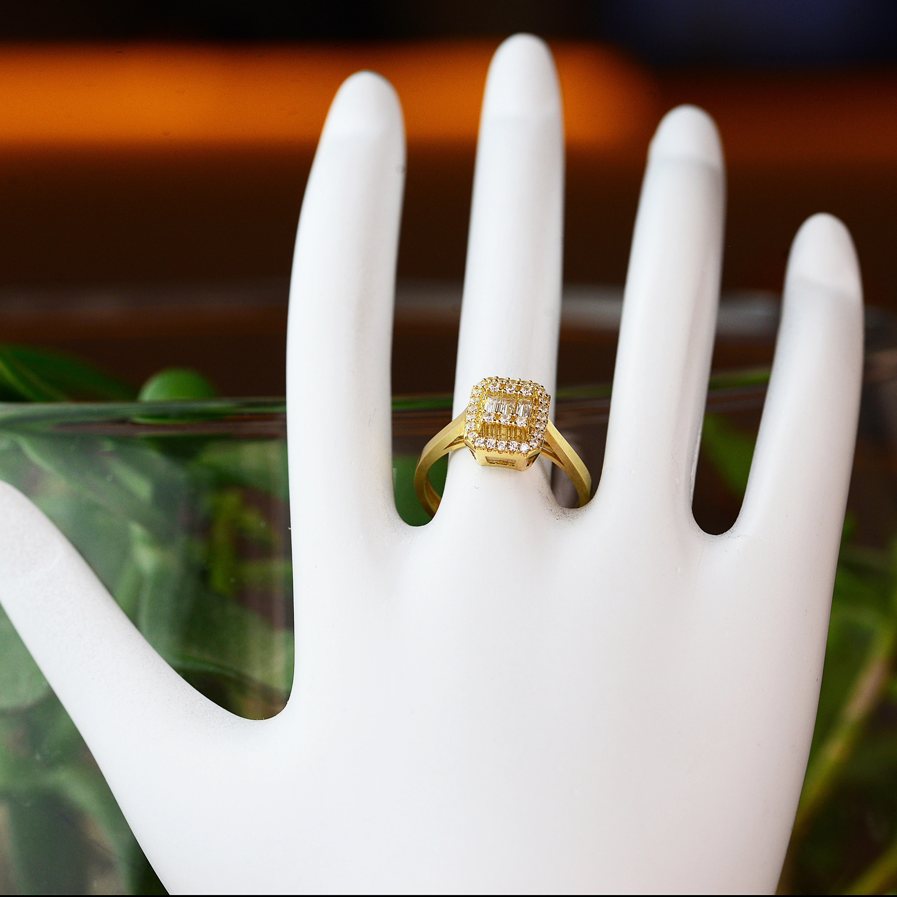 Dikdörtgen Baget Taşlı 14 Ayar Altın Yüzük