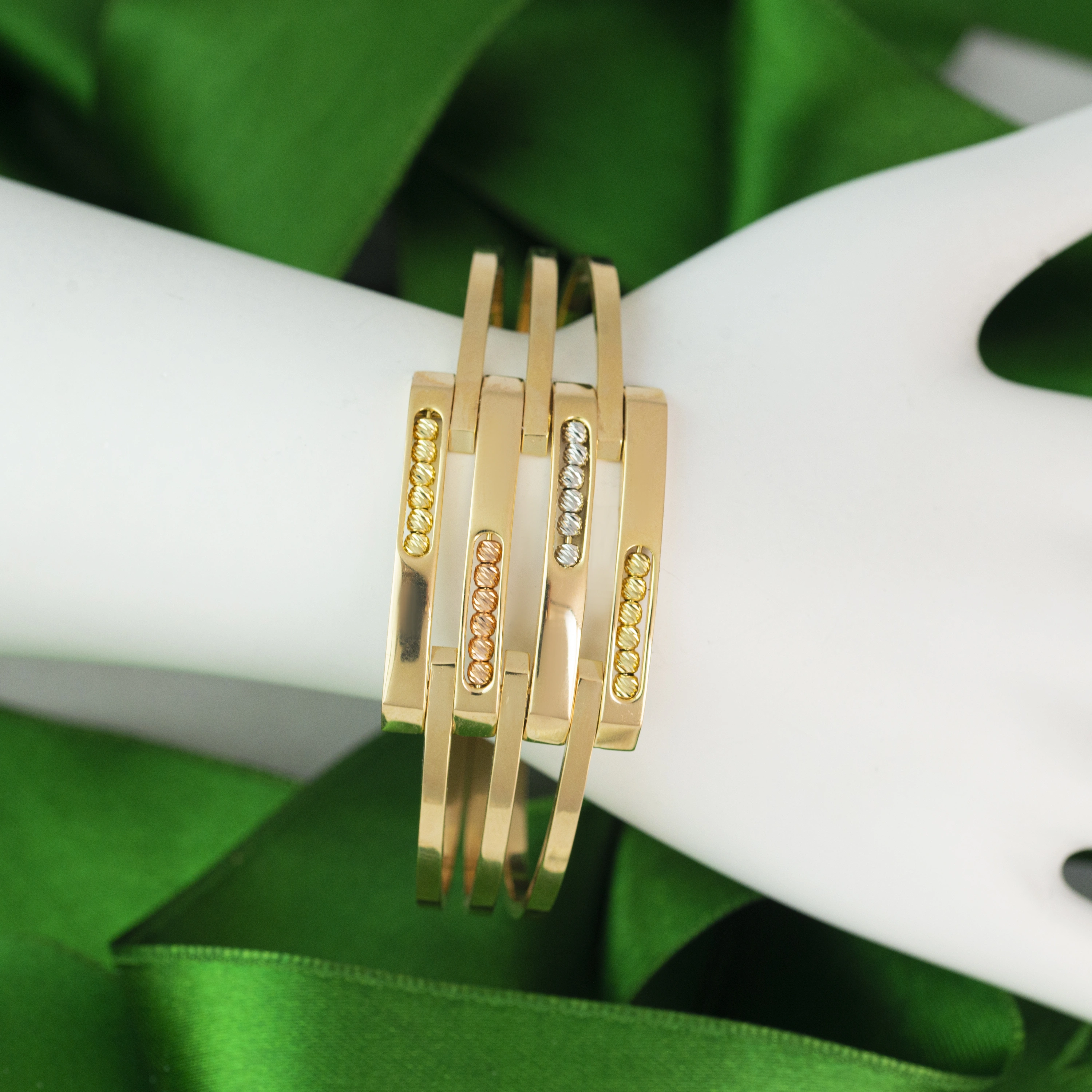 Dorika Taşlı Kaburga 8 Ayar Kelepçe Bilezik