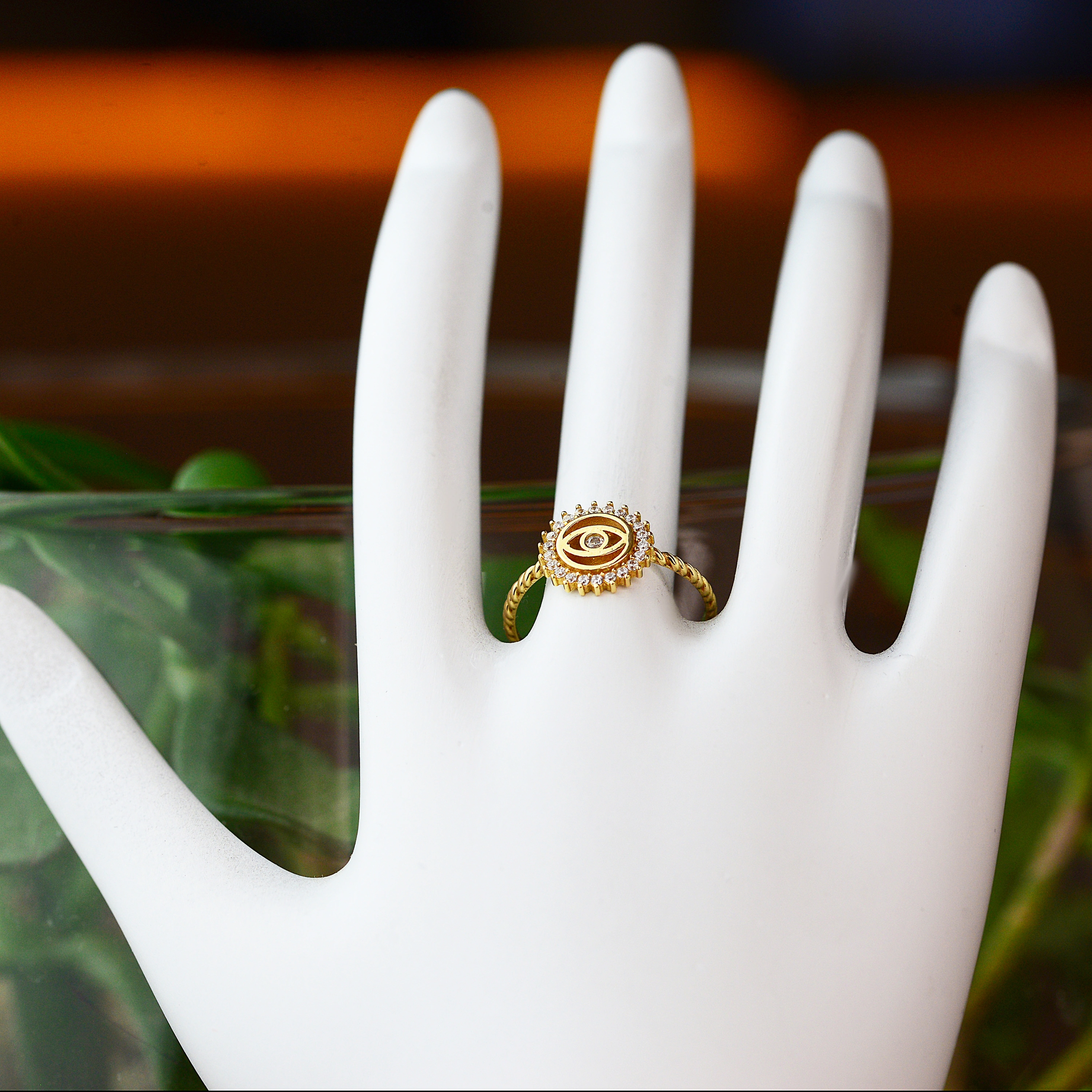 Göz Detaylı Taşlı 8 Ayar Altın Yüzük