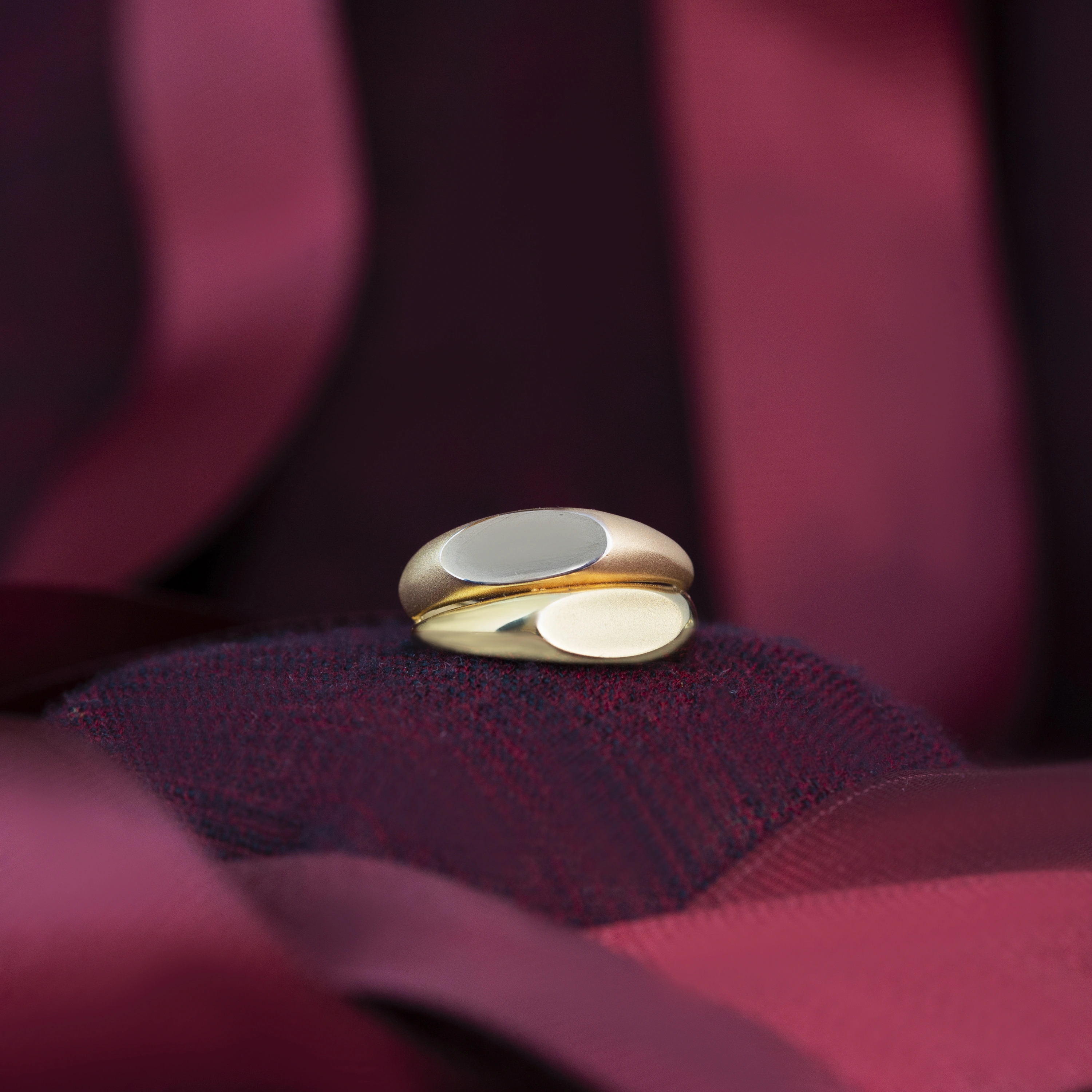 Oval Kesim Modern 14 Ayar Altın Yüzük