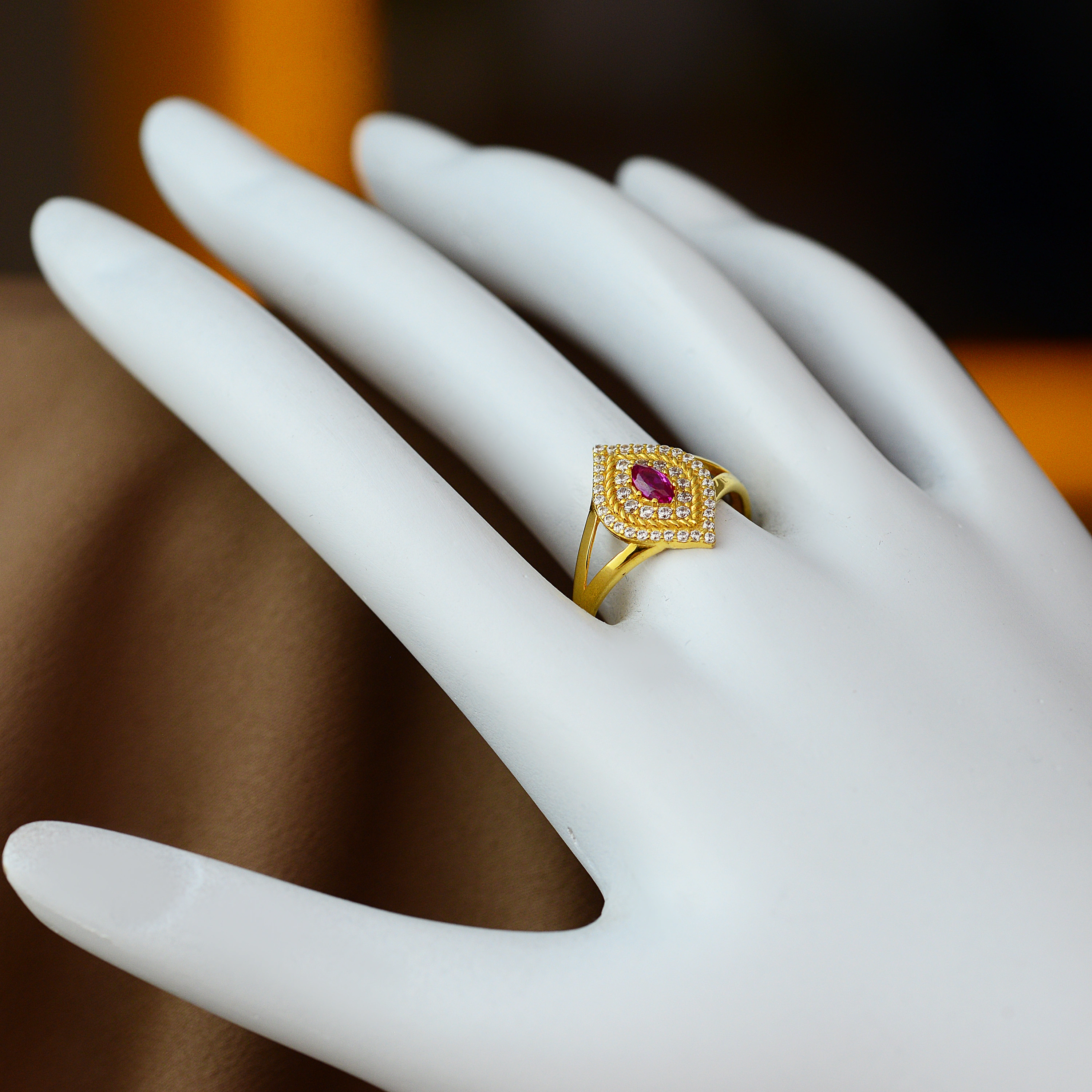 Pembe Taşlı 8 Ayar Altın Yüzük