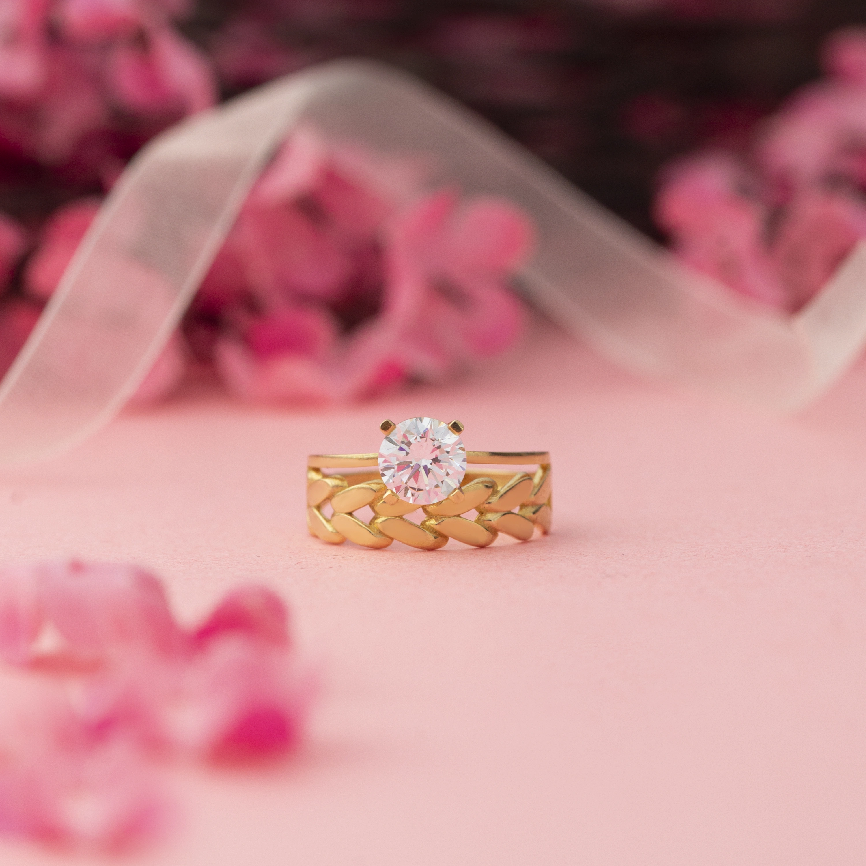 Tektaş Kelebek Kesim 8 Ayar Altın Yüzük