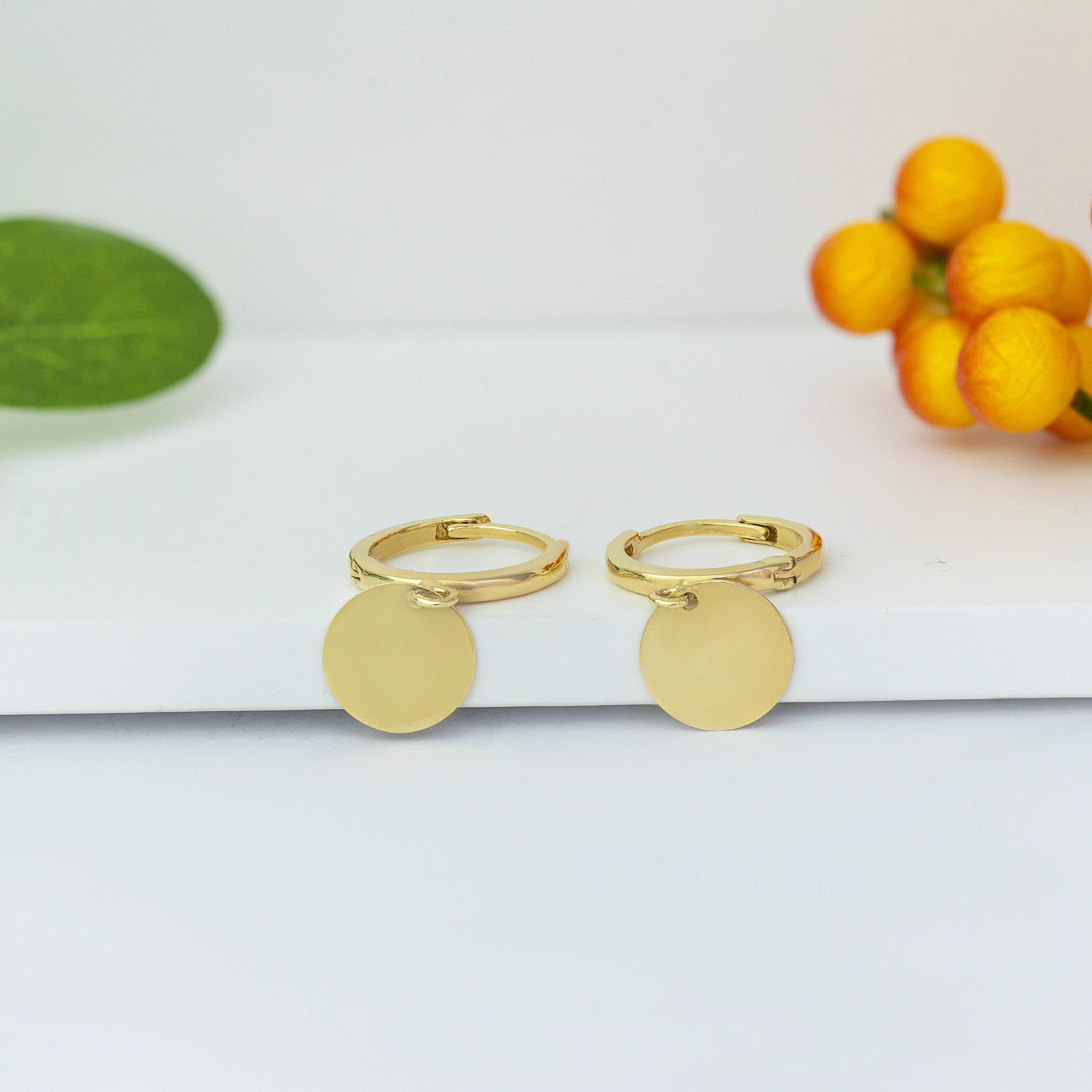 Plaka Model 14 Ayar Sallantılı Altın Küpe