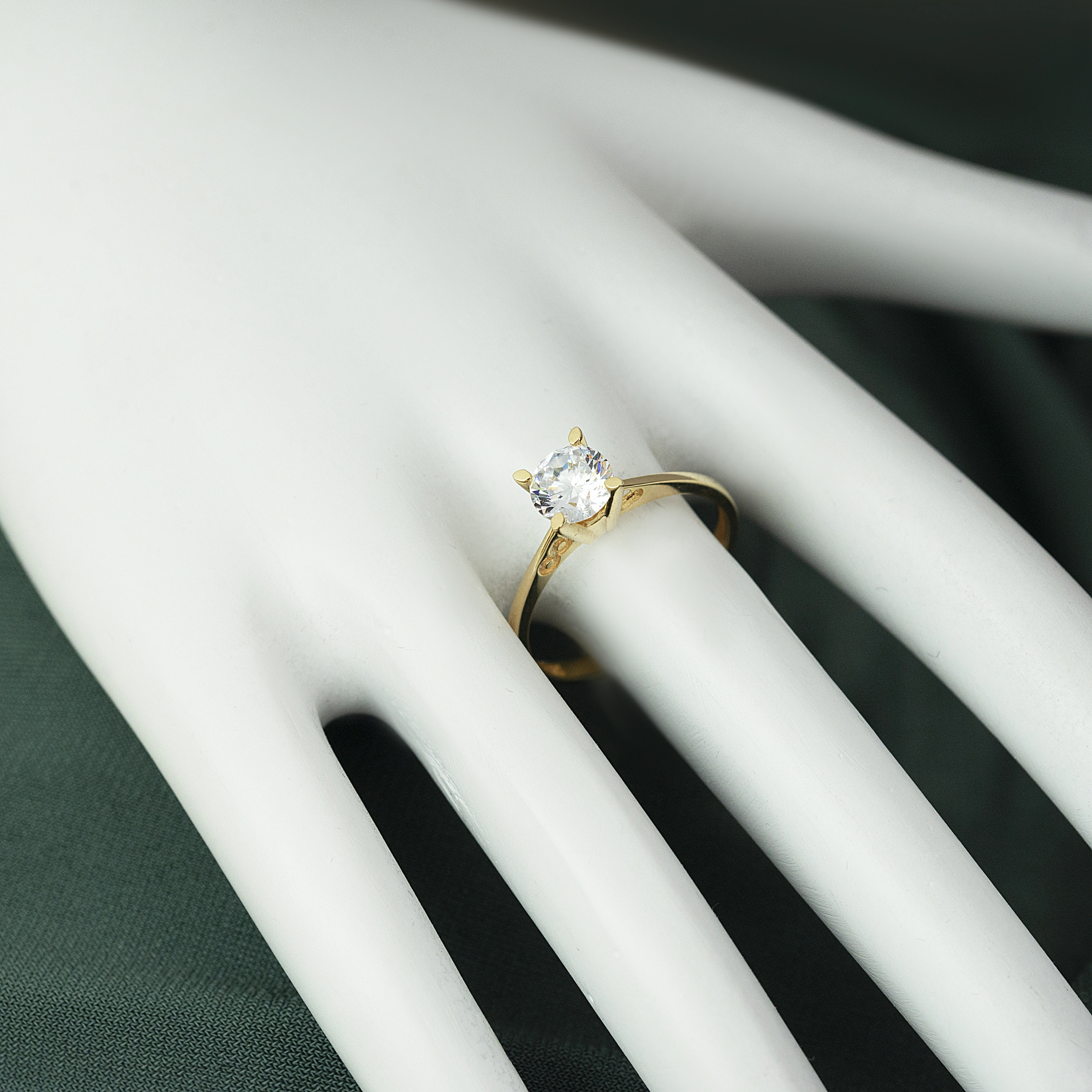 Sonsuzluk Kalp Motifli Tektaş 14 Ayar Altın Yüzük