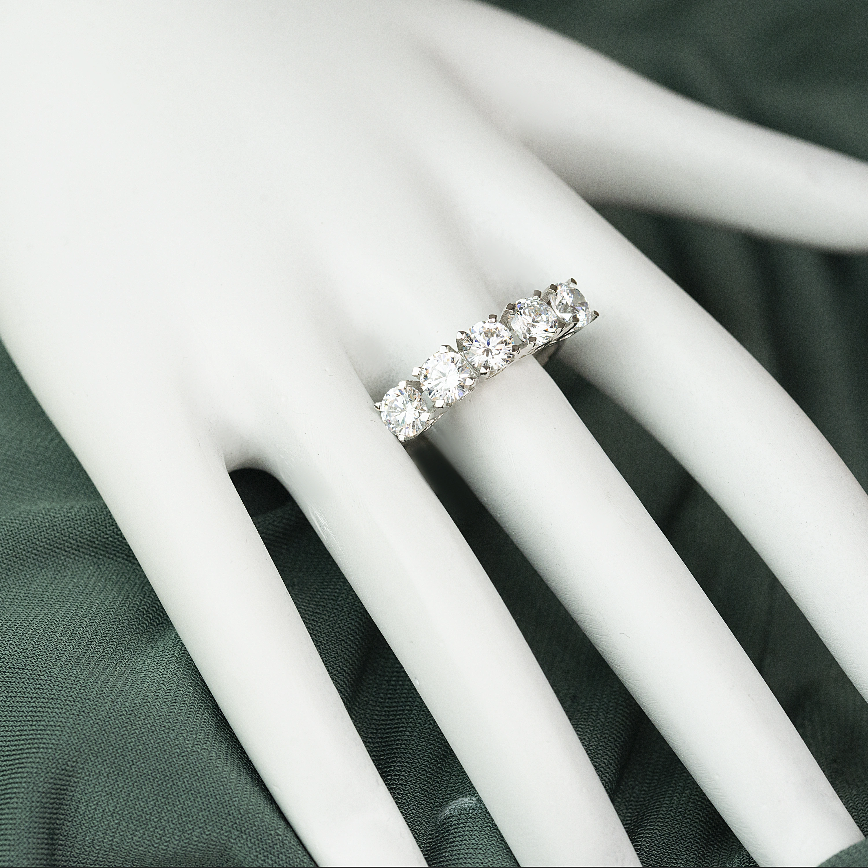 Sonsuzluk Motifli Beştaş 8 Ayar Altın Yüzük