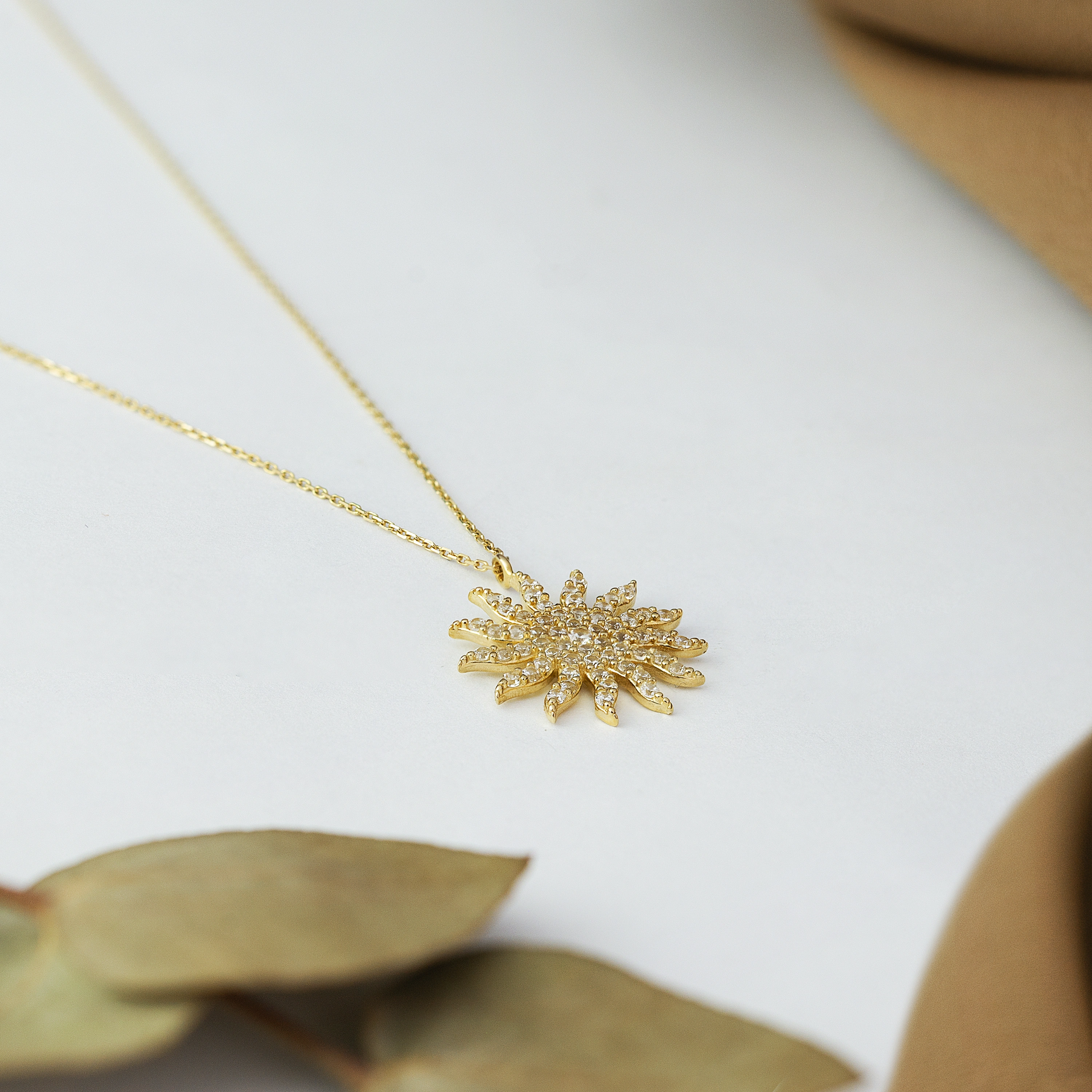 Taşlı Güneş 14 Ayar Altın Kolye