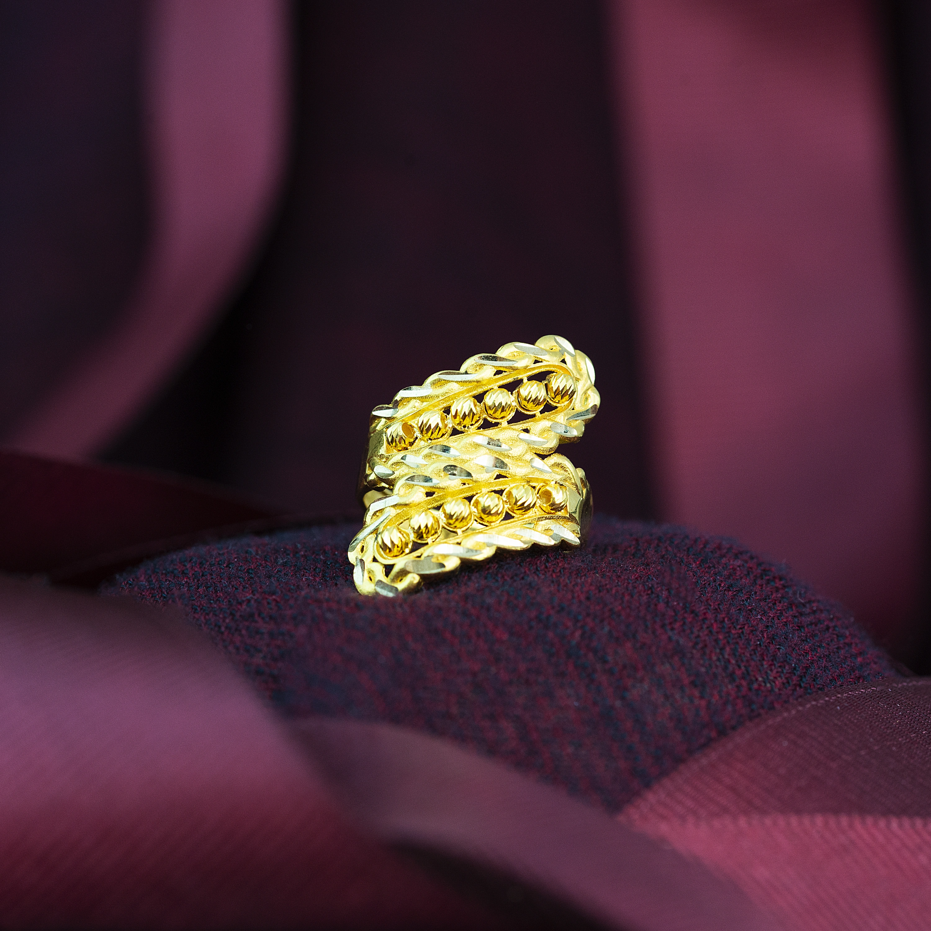 Toplu Yaprak Desenli 8 Ayar Altın Yüzük