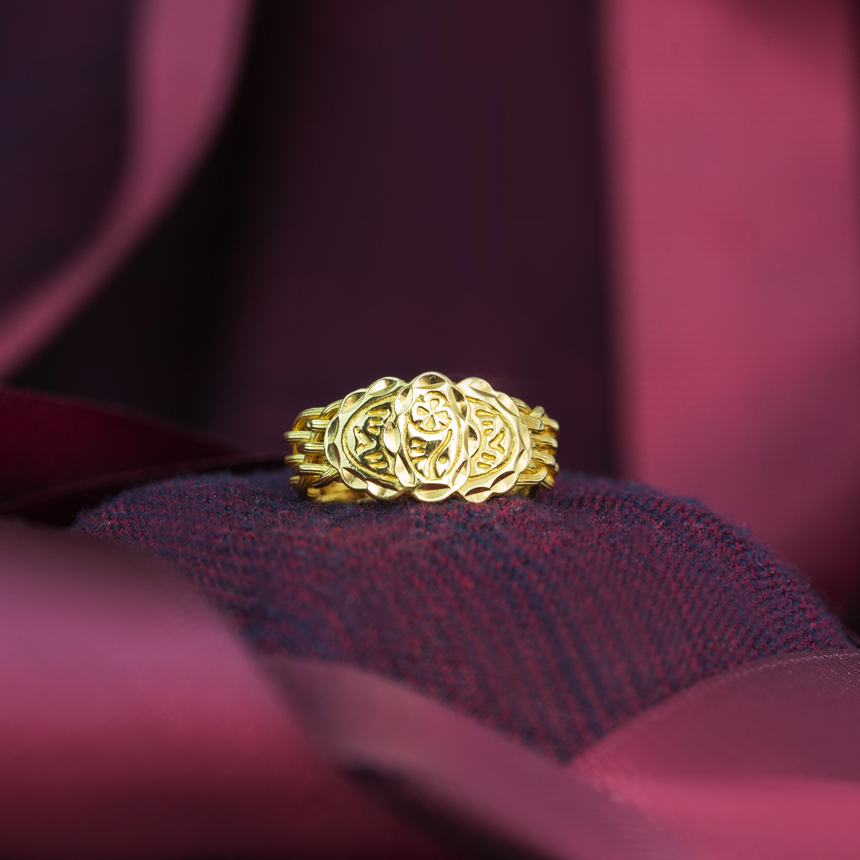 Yaprak Kaşlı 22 Ayar Altın Yüzük