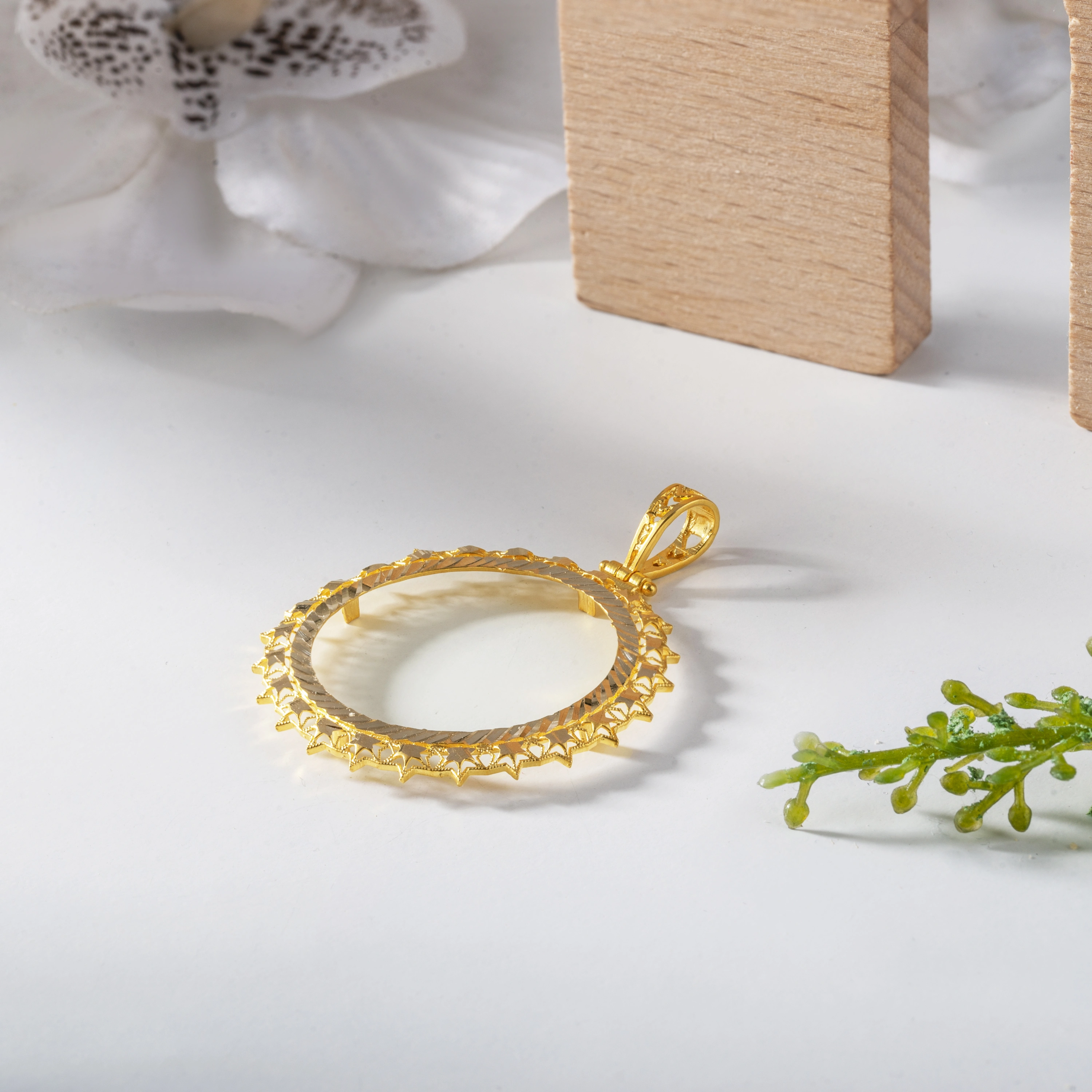 Yıldız Desenli 14 Ayar Tam Altın Çerçeve