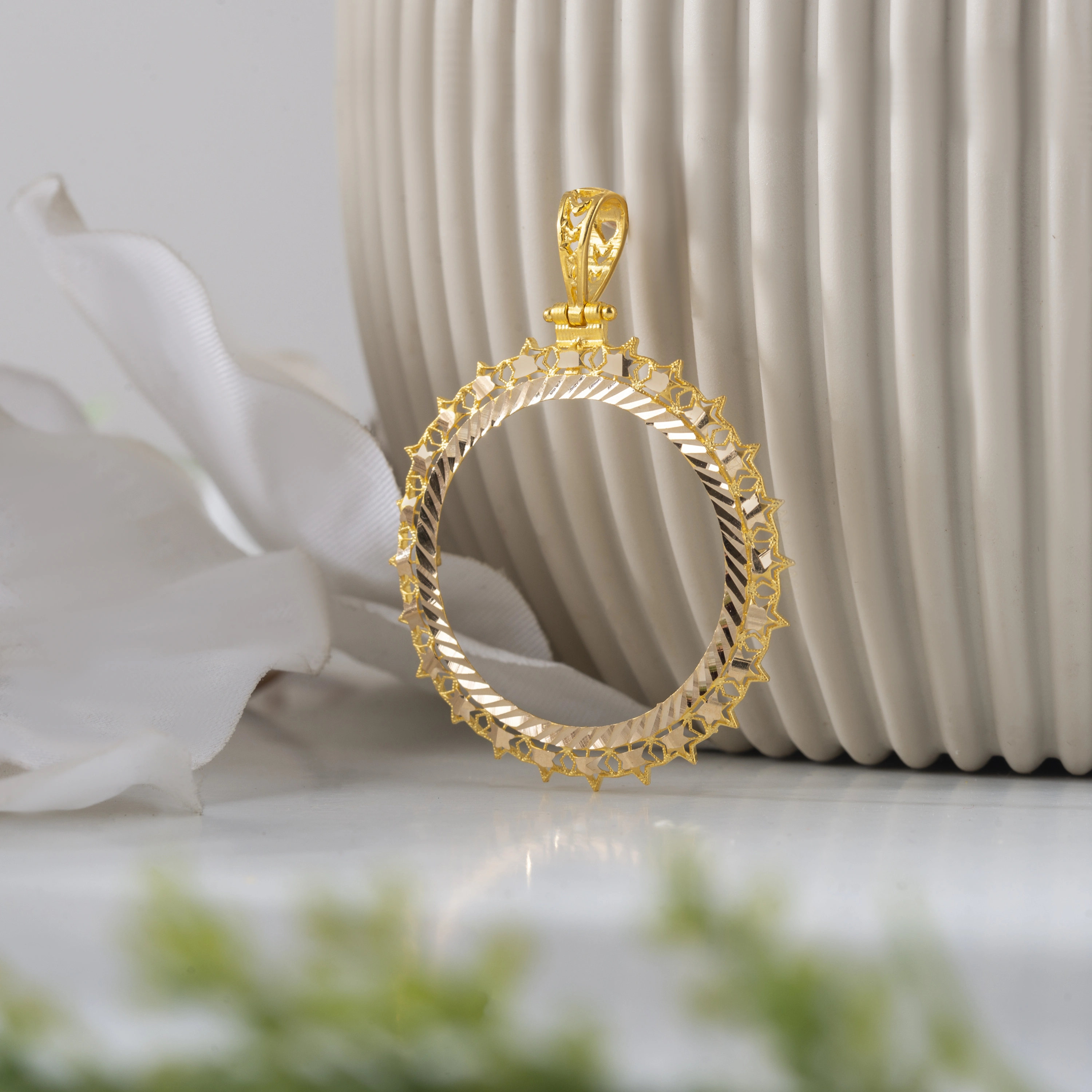 Yıldız Desenli 14 Ayar Tam Altın Çerçeve