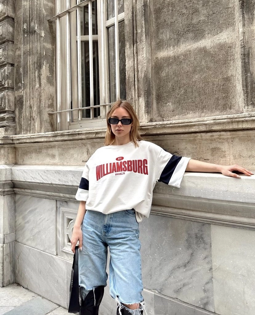 WILLIAMSBURG Unisex Oversize Tshirt
