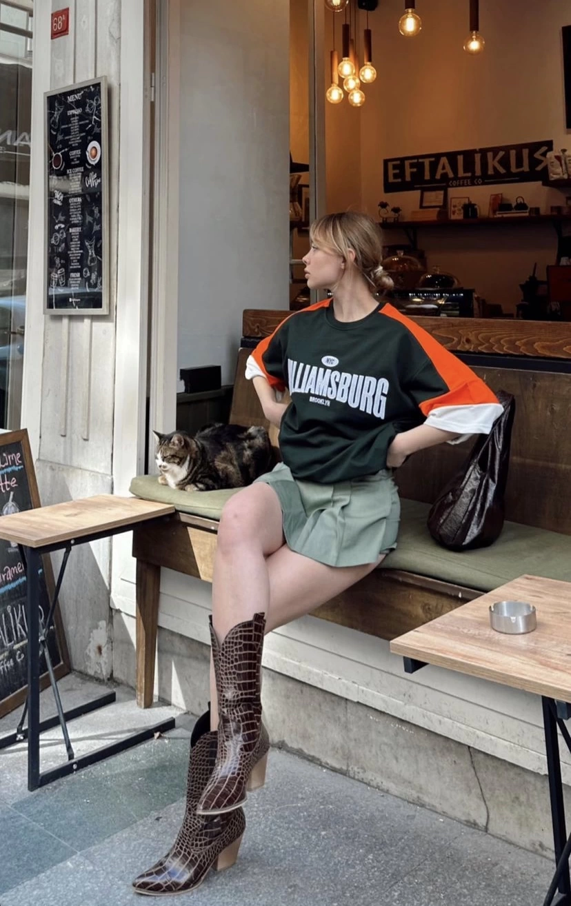 WILLIAMSBURG Unisex Oversize Tshirt