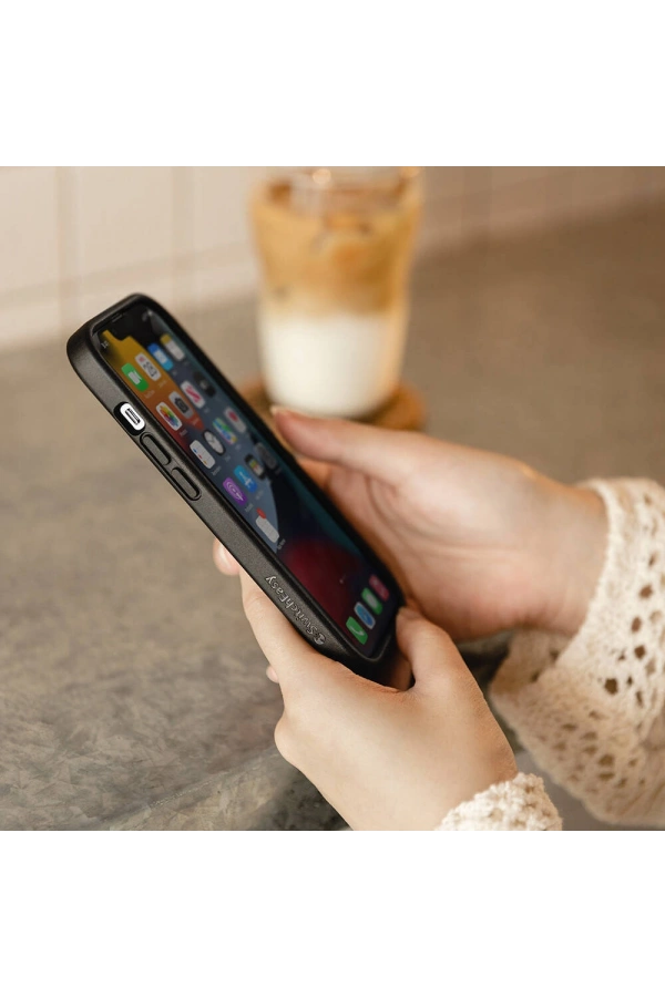 Apple iPhone 14 Kılıf Ultra İnce Şok Önleyicili Lisanslı Switcheasy Aero Plus Kapak