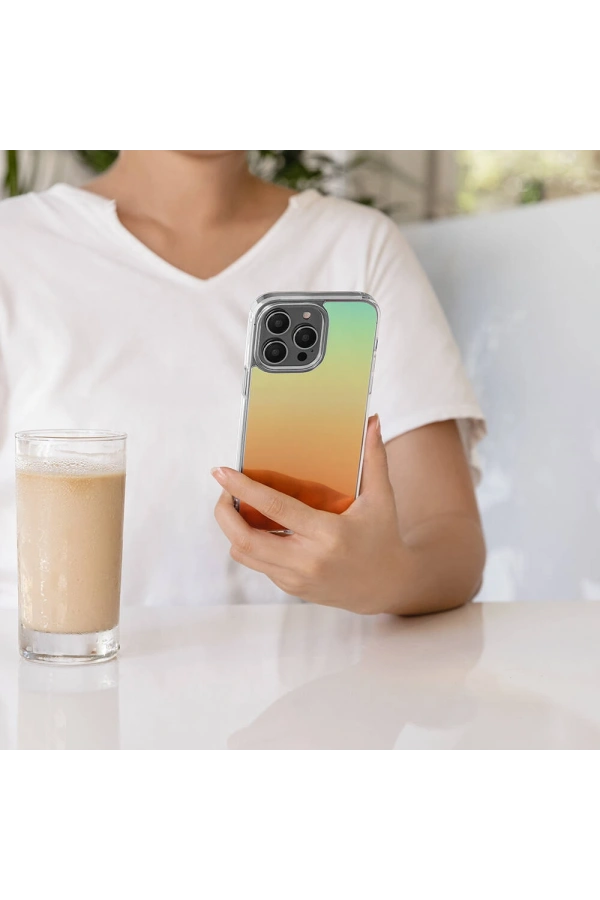 Apple iPhone 14 Pro Max Kılıf Renk Geçişli Kenarları Şeffaf Tasarımlı Lisanslı Switcheasy Crush Plus Kapak