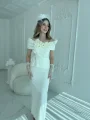 3D Çiçek Detaylı Madonna Yaka Tam Boy Beyaz Abiye Elbise