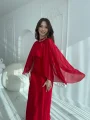 Çıkarılabilir Şal Detaylı Zarif Kırmızı Elbise