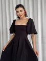Kare Yaka Balon Kol Çan Etekli Siyah Elbise