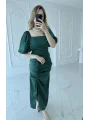 Kare Yaka Saten Önü Büzgülü Yırtmaçlı Zümrüt Elbise