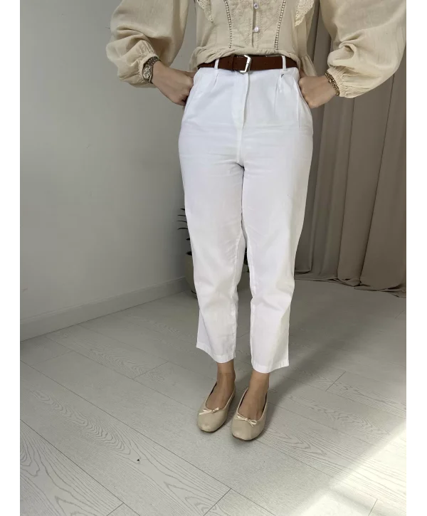 Beyaz kemerli keten pantolon