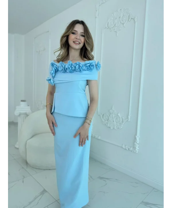 3D Çiçek Detaylı Madonna Yaka Tam Boy Mavi Abiye Elbise