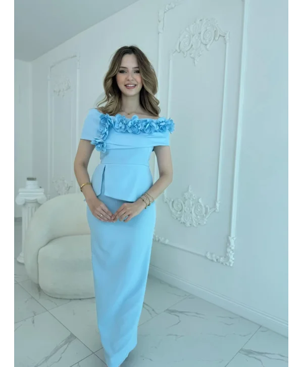 3D Çiçek Detaylı Madonna Yaka Tam Boy Mavi Abiye Elbise
