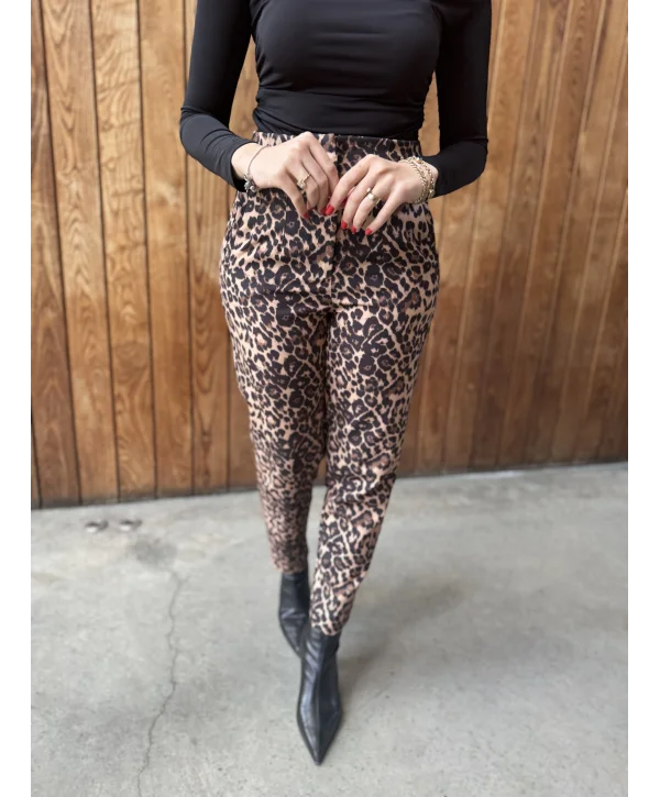 Leoparlı Pensli Pantolon