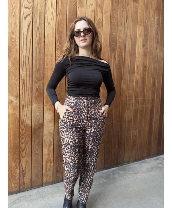 Leoparlı Pensli Pantolon