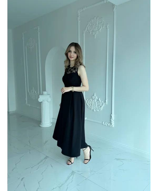 Yaka Dantel Detaylı Cepli Maxi Boy Elbise