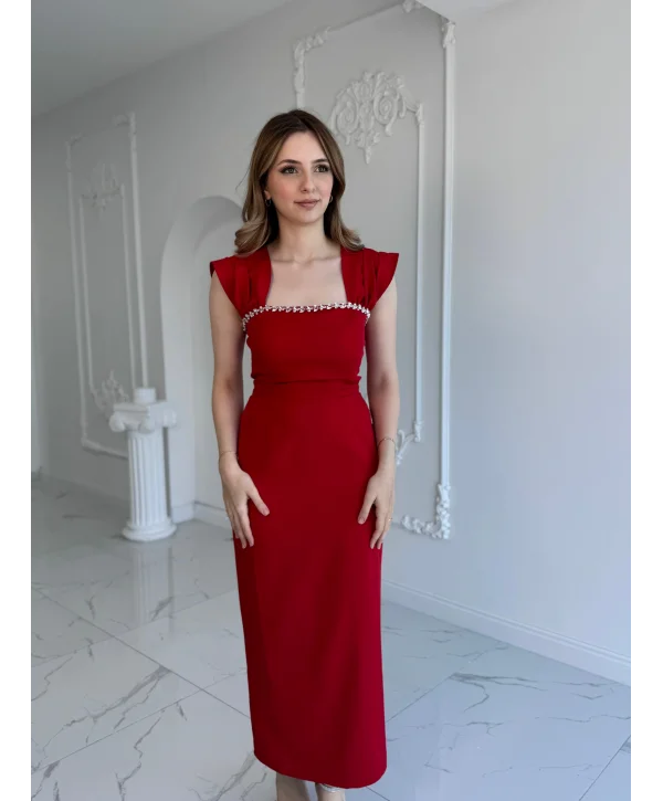 Kırmızı Maxi boy yaka taş detaylı uzun elbise