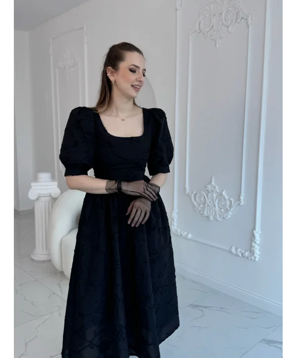 Balon Kollu Brode Elbise Siyah