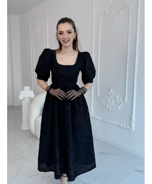 Balon Kollu Brode Elbise Siyah