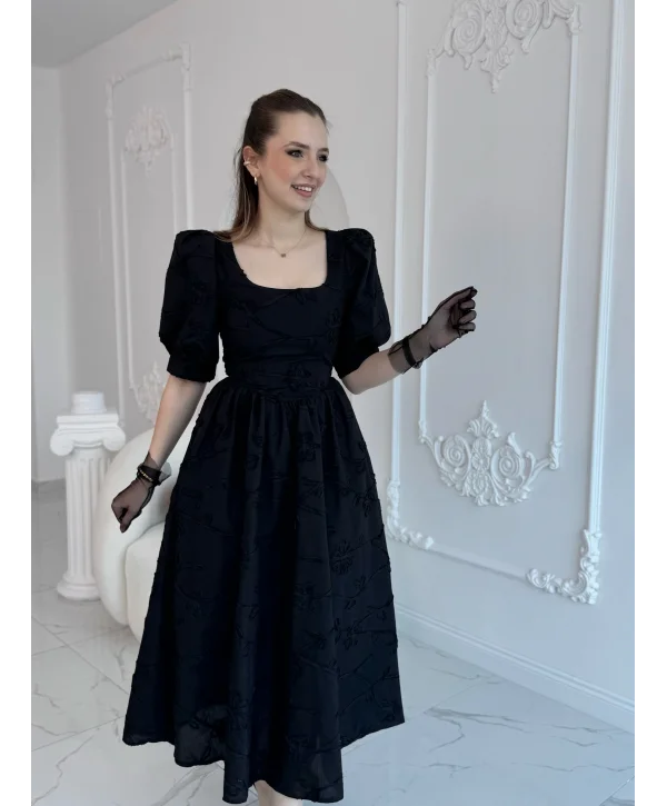 Balon Kollu Brode Elbise Siyah