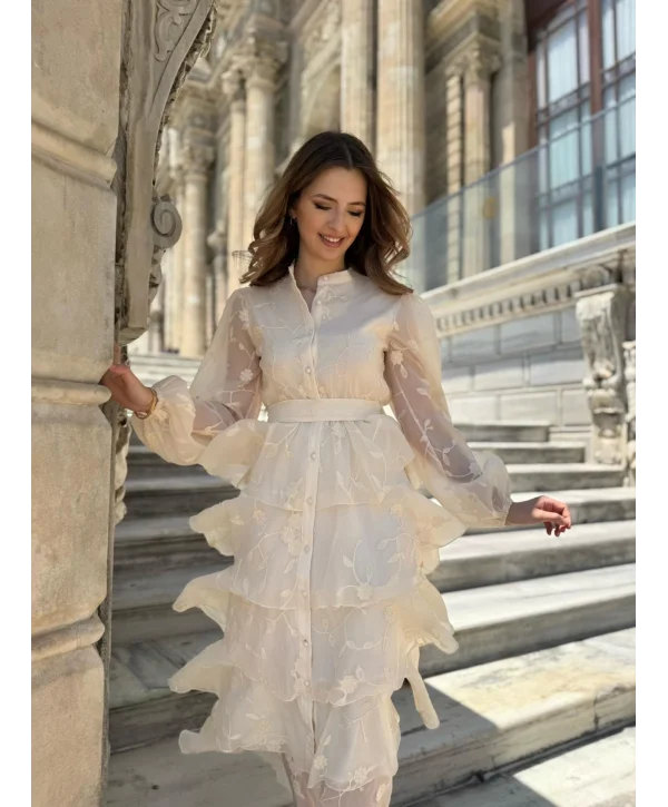 Nakışlı Karolin Kumaş Volanlı Kat Kat Bej Kuşaklı Elbise