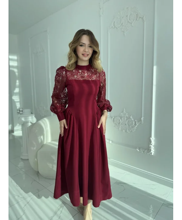 Yaka ve Kol Dantel Detaylı Prenses Kesim Bordo Elbise