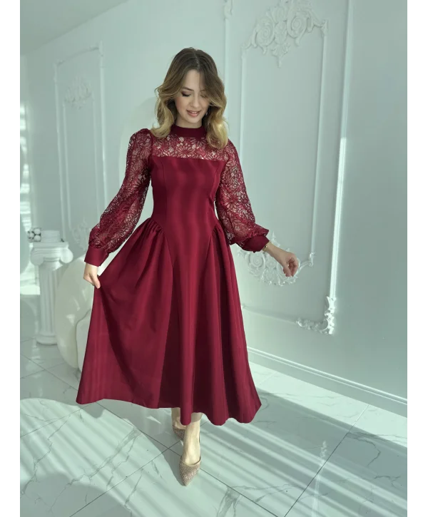 Yaka ve Kol Dantel Detaylı Prenses Kesim Bordo Elbise