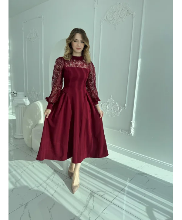 Yaka ve Kol Dantel Detaylı Prenses Kesim Bordo Elbise