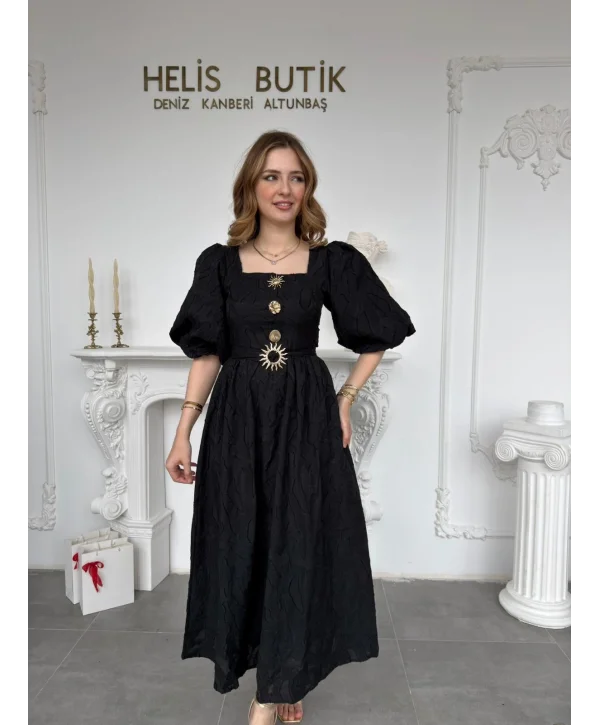 Gold Güneş Düğmeli Kabartma Dokulu Balon Siyah Elbise