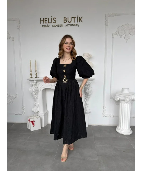 Gold Güneş Düğmeli Kabartma Dokulu Balon Siyah Elbise