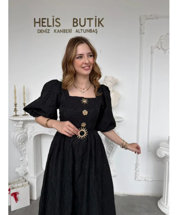 Gold Güneş Düğmeli Kabartma Dokulu Balon Siyah Elbise