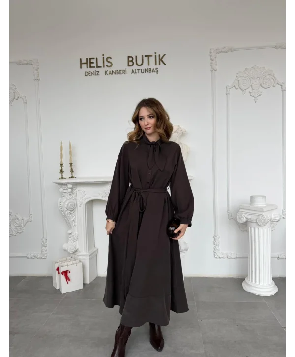 Fular Yaka Kuşaklı Uzun Kollu Kahve Elbise