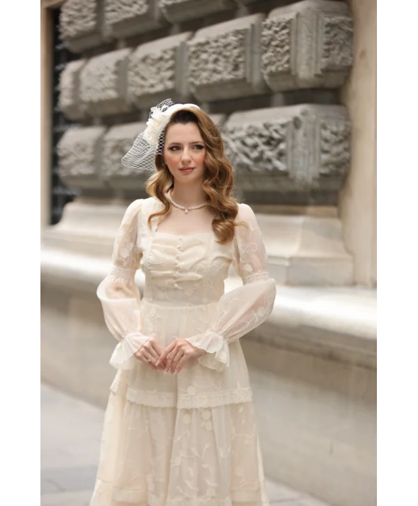 Bej Floral Nakışlı Güpür Detaylı Vintage Tasarım Elbise (ÖNSİPARİŞTİR)