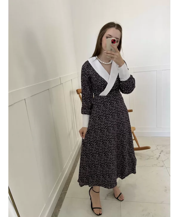 Yaka ve kol detaylı minik çiçekli elbise