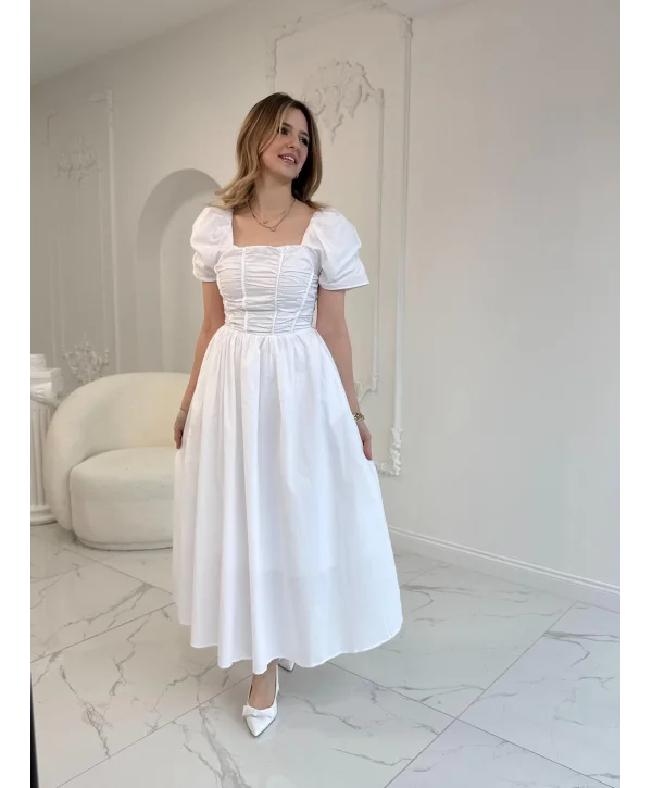 Arkası Gipe Detaylı Beyaz Elbise