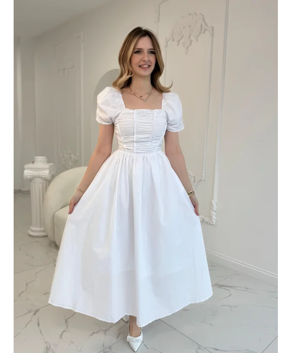 Arkası Gipe Detaylı Beyaz Elbise