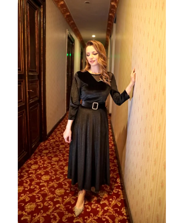 Asimetrik Tül Detaylı Kemerli Kadife Siyah Elbise