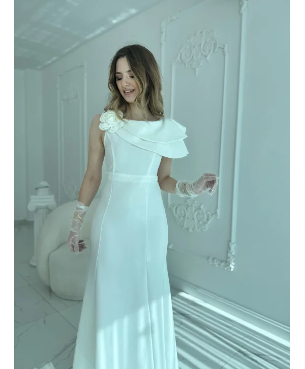 Asimetrik Volan Detaylı BeyazTek Omuzlu Abiye Elbise